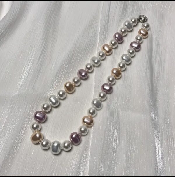 Elegant French Oval Necklace – Irregular Design